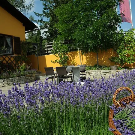 Sulamith Mit Garten
