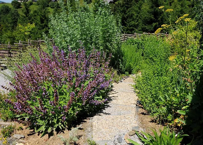 Sulamith Mit Garten *